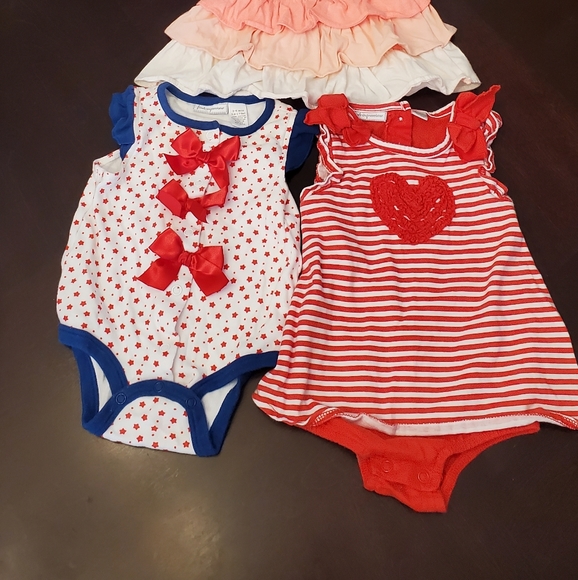 Bundle Of Girls Dress & BodySuits Size 3-6M - Picture 2 of 3